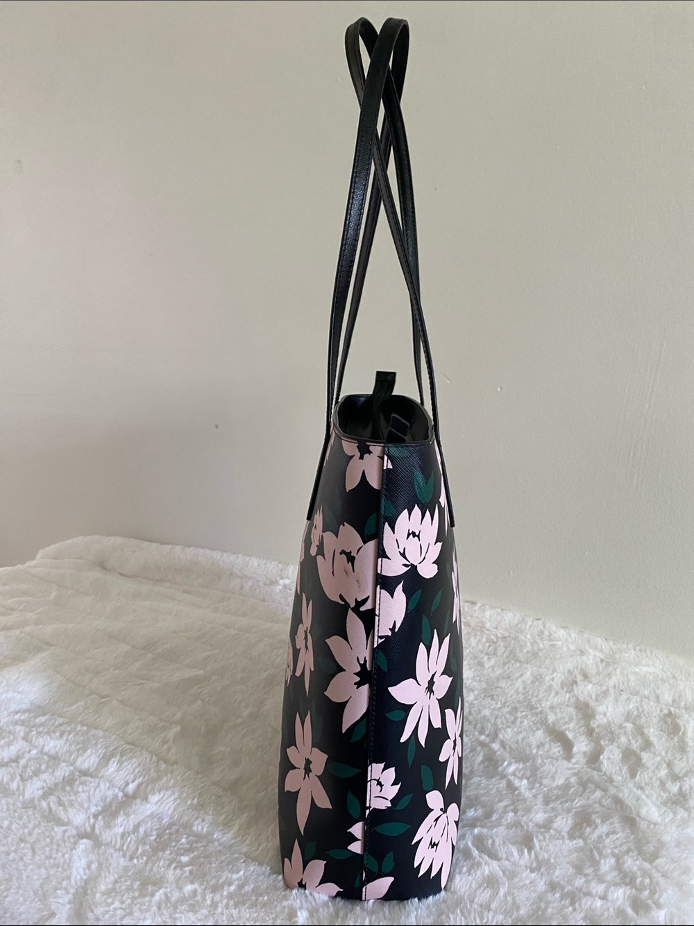 Kate Spade New York Jana Winter Blooms Medium Tote - Picture 4 of 17